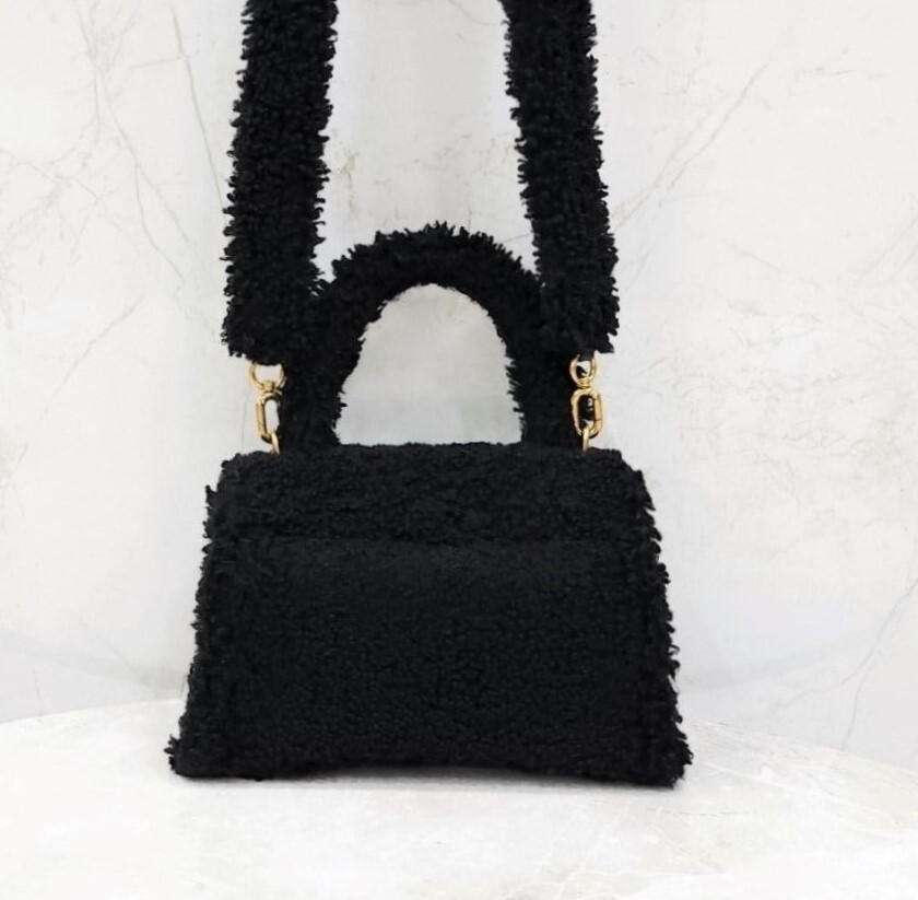 [럭스유] 발렌시아가 아워글래스 시어링 블랙 토트 숄더백 676365