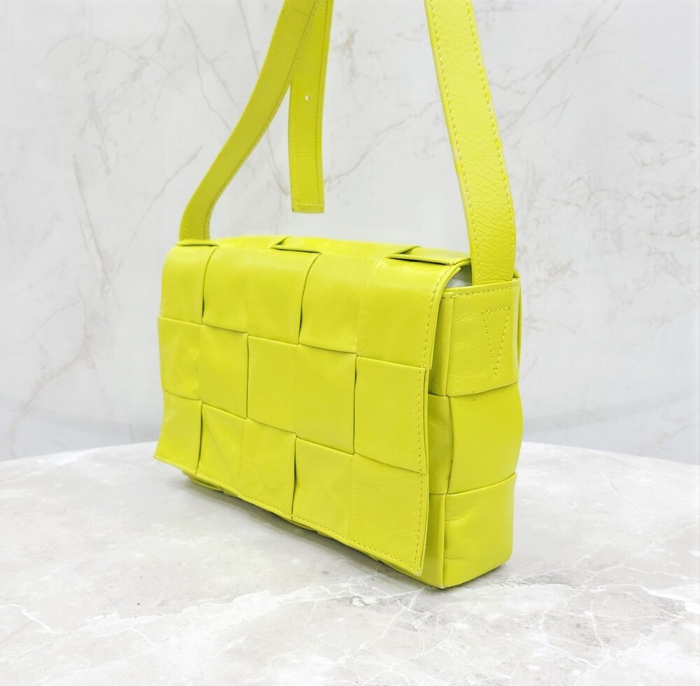 [럭스유] 보테가베네타 네온 카세트 크로스바디 백