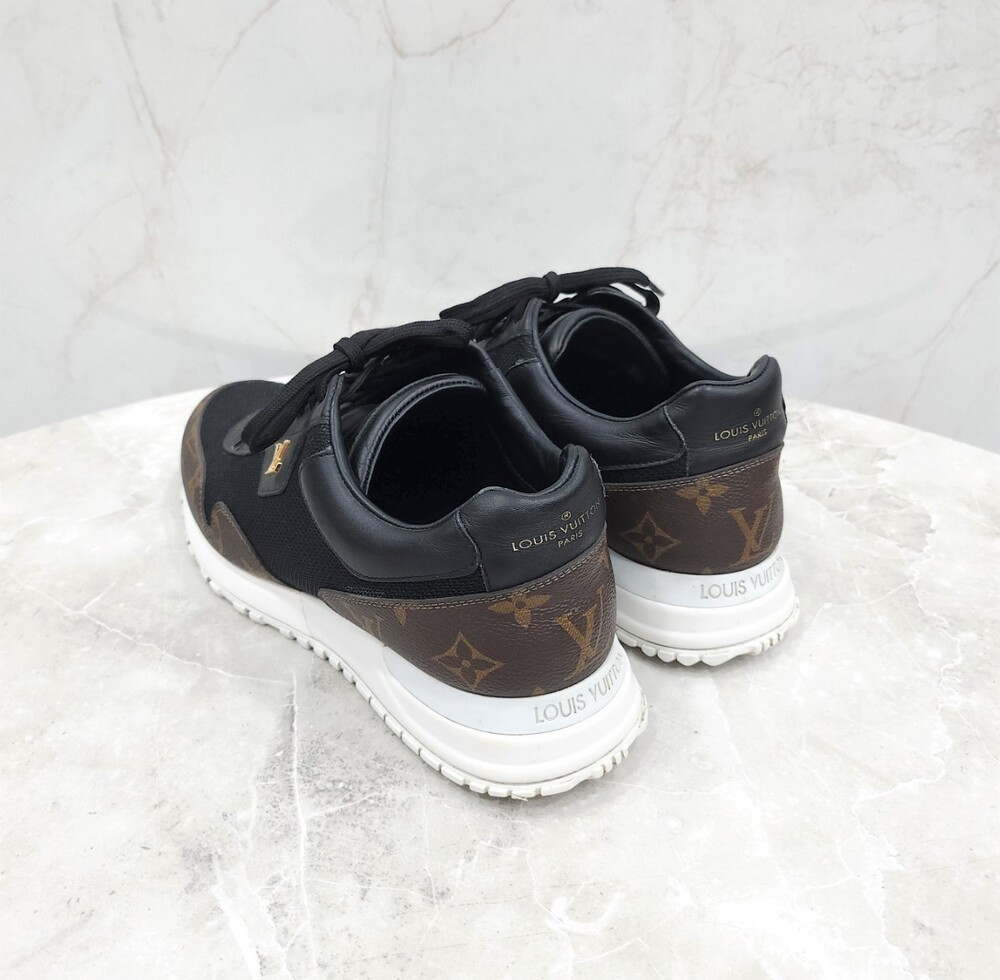 [럭스유] 5.5 / 루이비통 블랙 모노그램 런어웨이 스니커즈