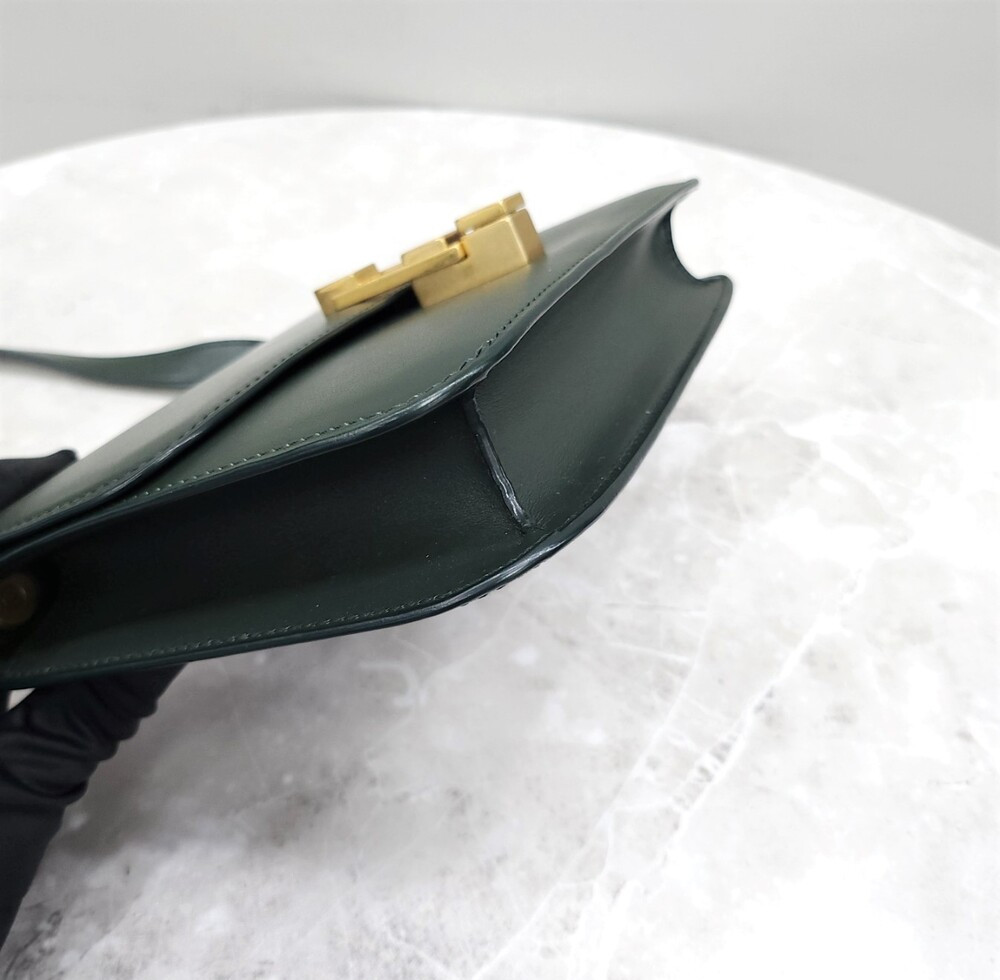 [럭스유] 생로랑 까레 샤첼백 그린