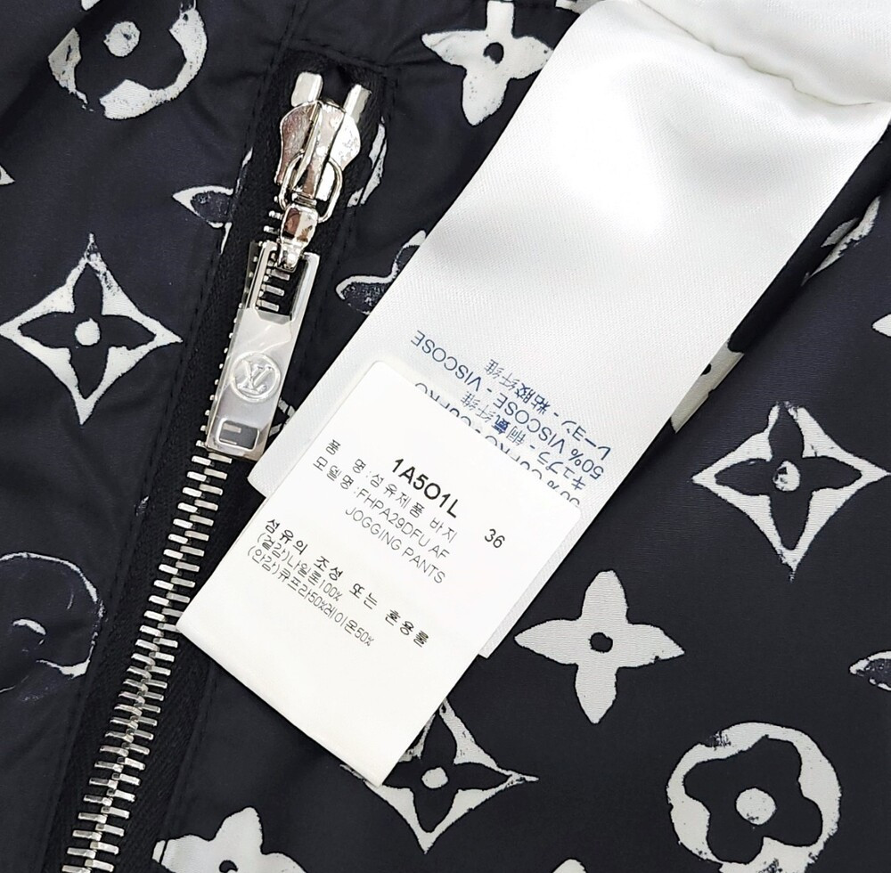 [럭스유] 36 / 루이비통 모노그램 나일론 팬츠 1A5O1L