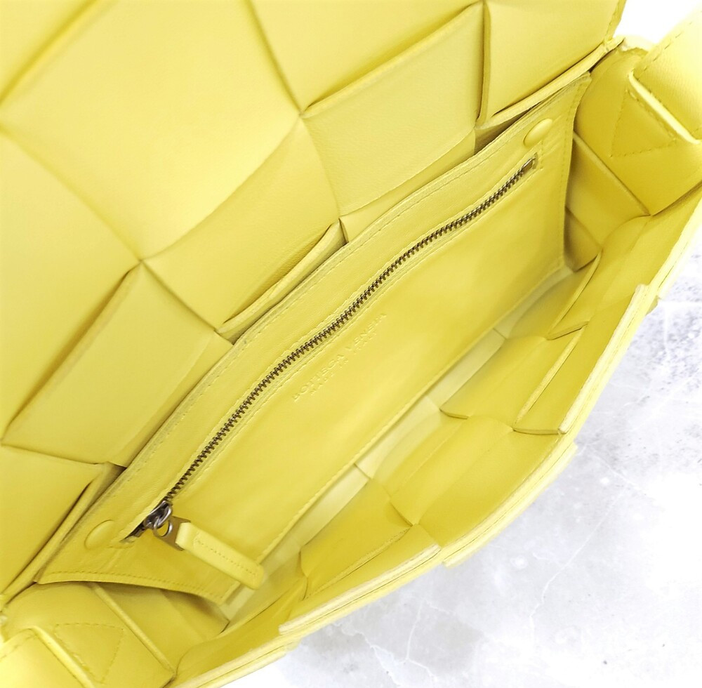 [럭스유] 보테가베네타 인트레치아토 스몰 카세트 백 578004