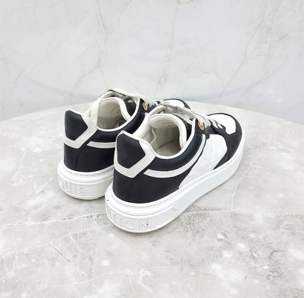 [럭스유] 37 / 루이비통 모노그램 타임아웃 스니커즈