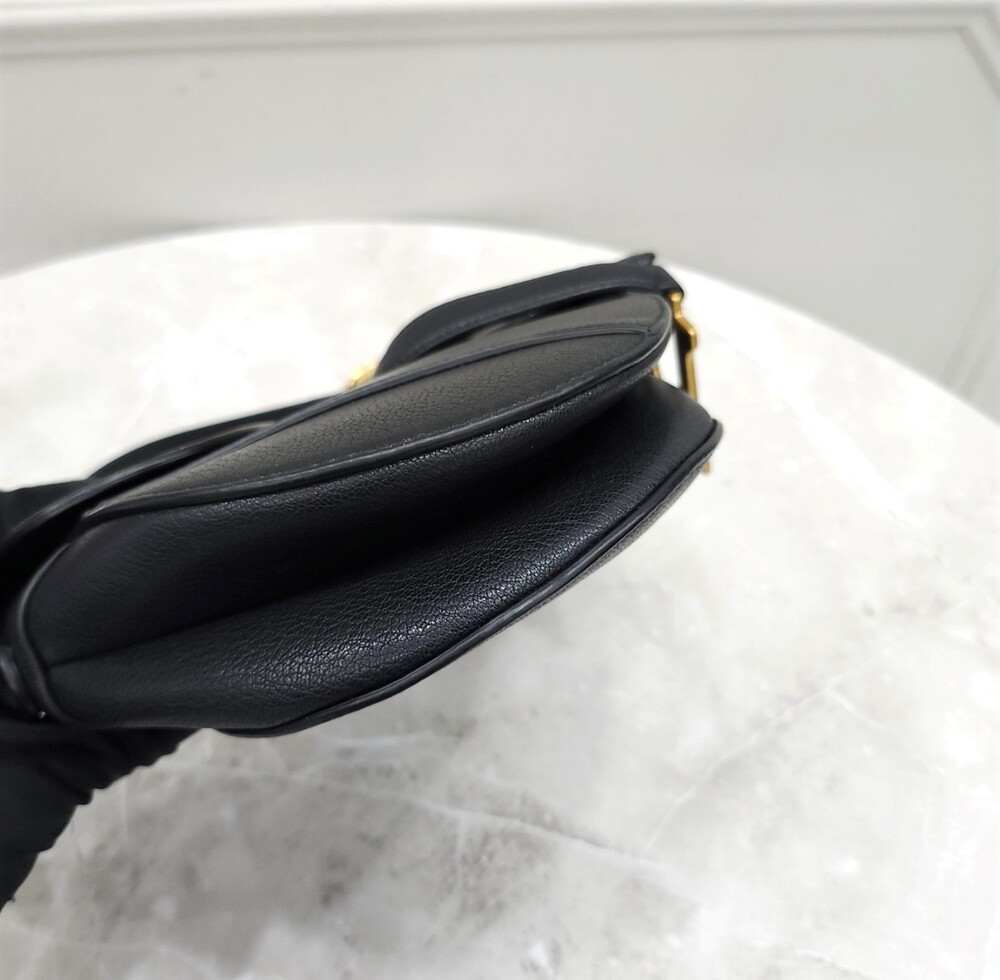 [럭스유] 디올 블랙 레더 새들 스트랩 백