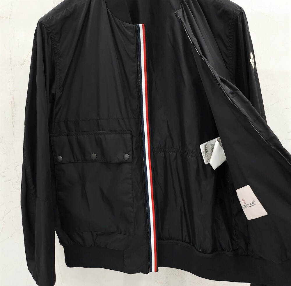 [럭스유] 3 / 몽클레어 IWAO 포켓 삼선 바람막이 자켓 블랙