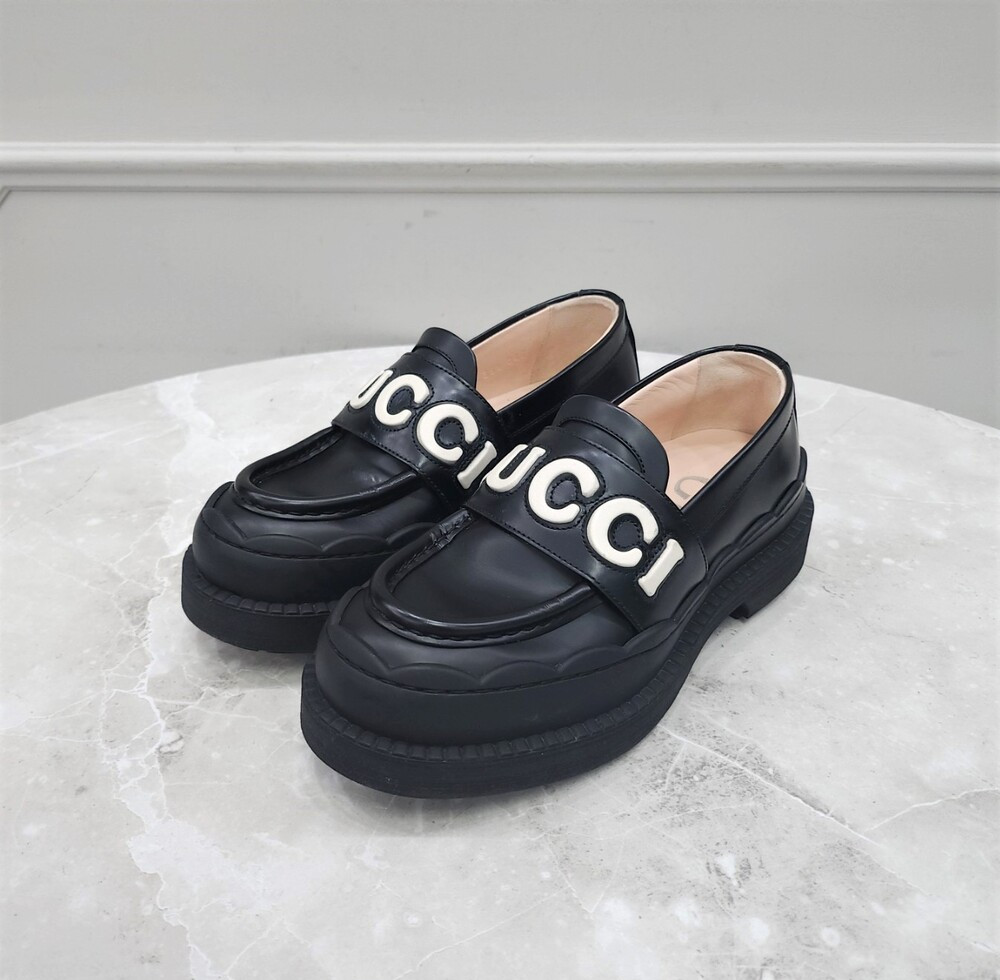 [럭스유] 35.5 / 구찌 블랙 메탈릭 로고 로퍼