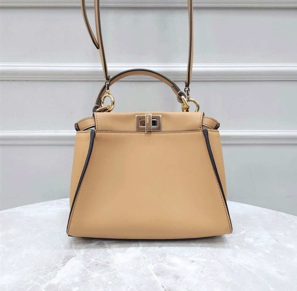 [럭스유] 펜디 미니 피카부 레더 백