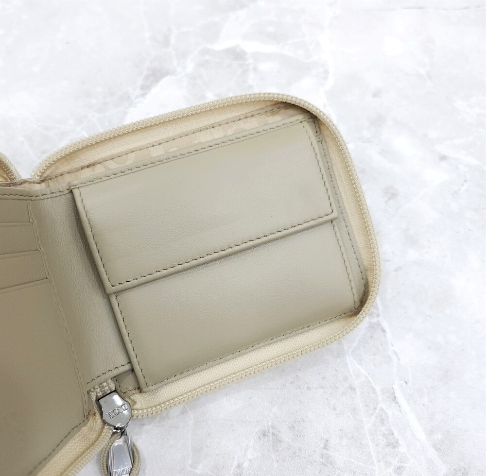 [럭스유] (새상품) 디올 바이 미스테리 팬치 지퍼 지갑 베이지 2ESBC092MRN