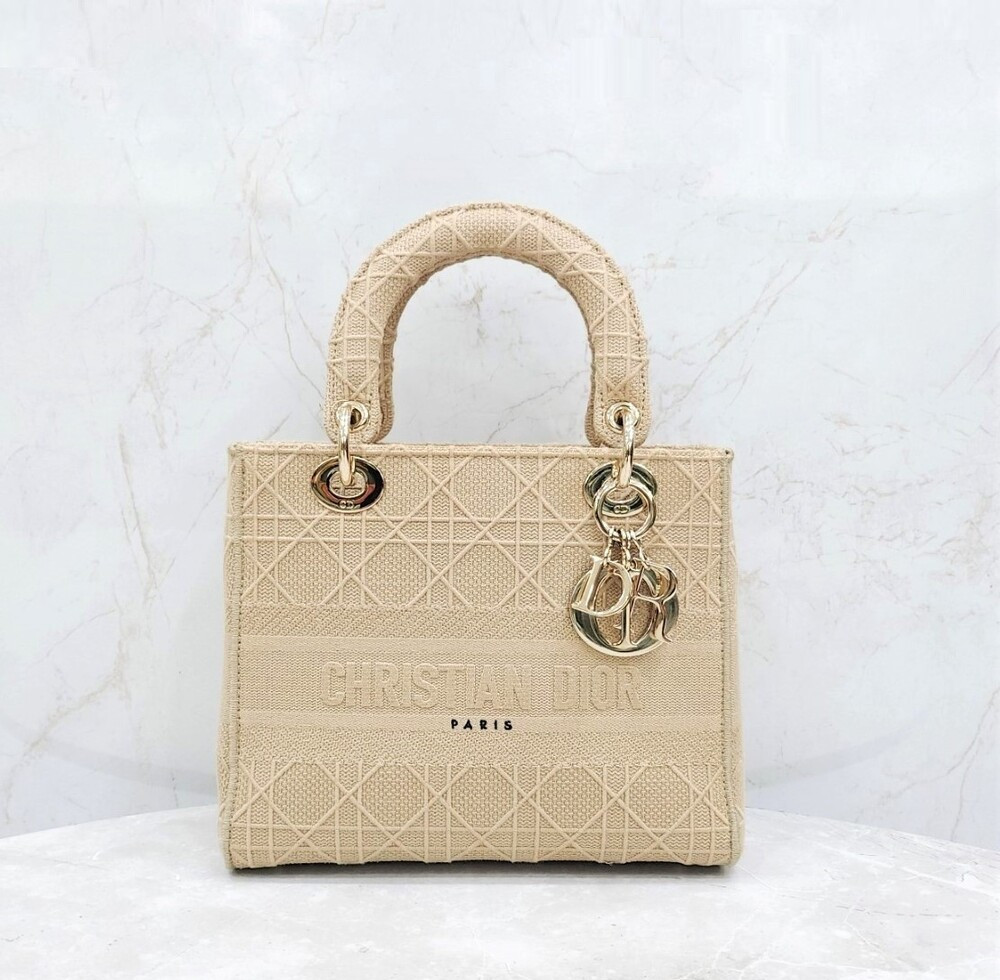 [럭스유] 디올 레이디 디라이트 미디움 까나쥬 자수 베이지 M0565OREY