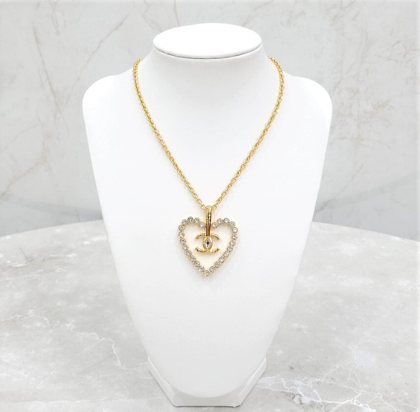 [럭스유] (새상품) 샤넬 CC로고 크리스탈 하트 목걸이 AB9922