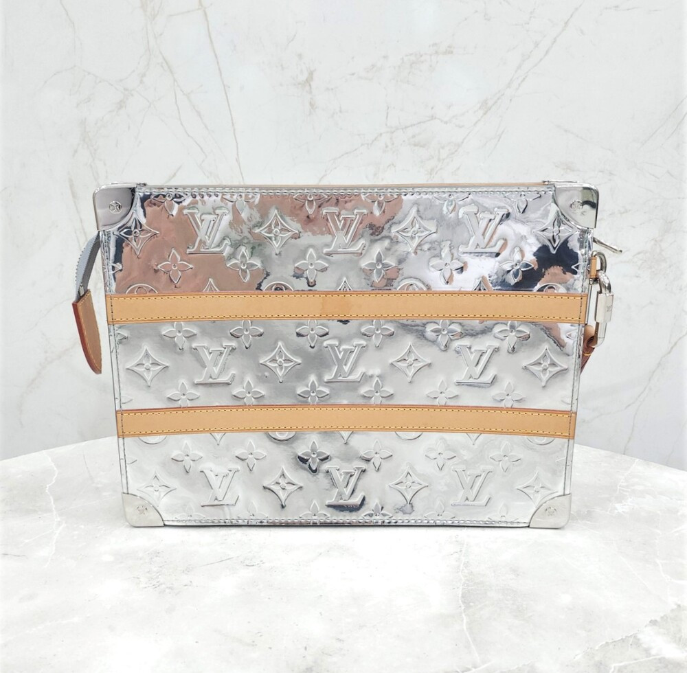 [럭스유] 루이비통 실버 모노그램 스트랩 트렁크 포쉐트 클러치백