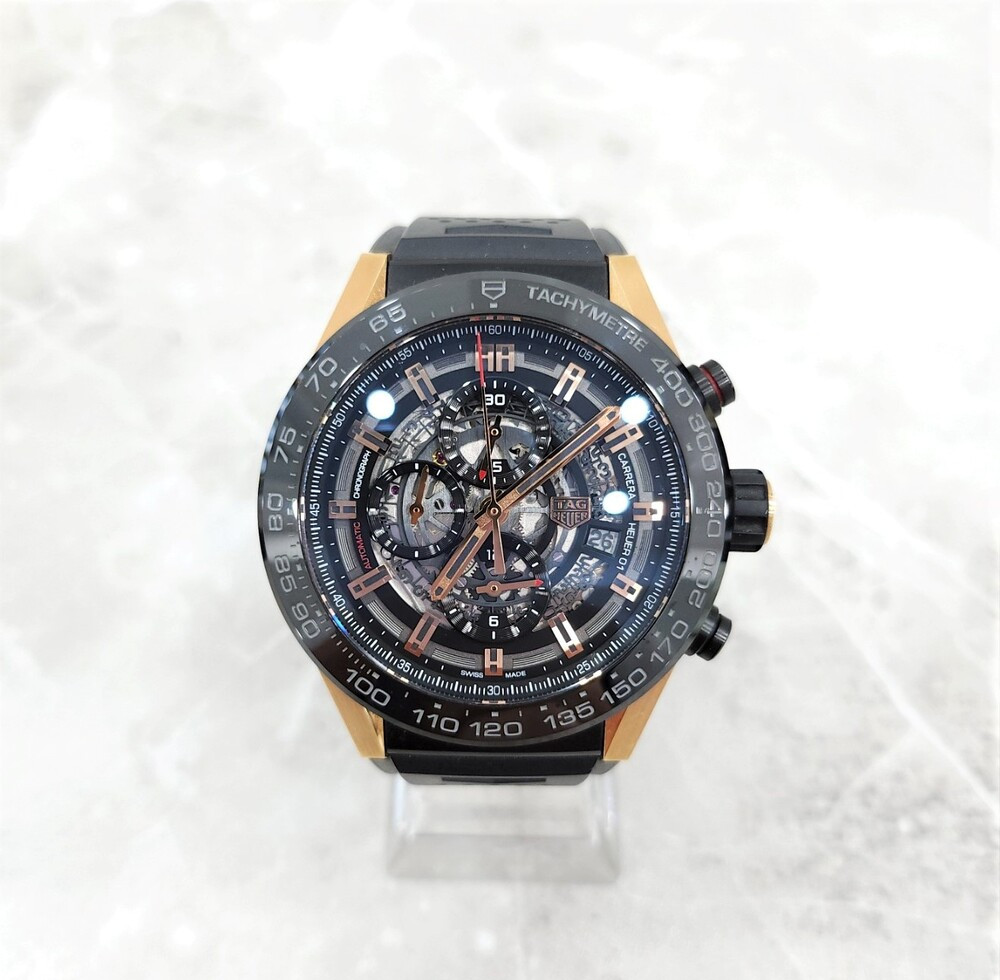 [럭스유] 태그호이어 까레라 호이어 01 스켈레톤 시계 45mm 티타늄 골드