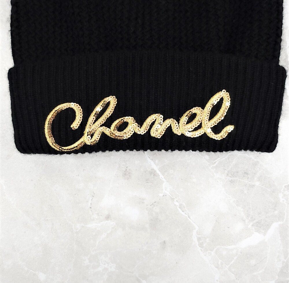 [럭스유] 샤넬 비즈 레터링 캐시미어 비니 AA8313