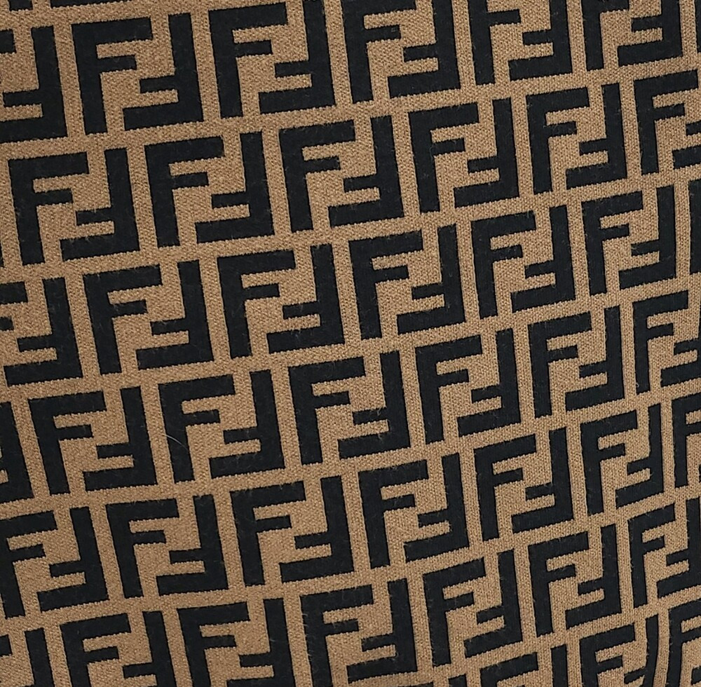 [럭스유] 36 / 펜디 FF 모티프 패브릭 스웨터 니트 FZY702