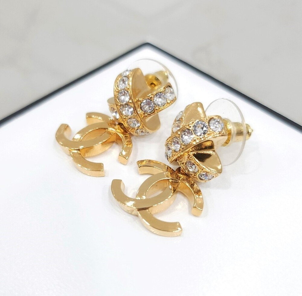 [럭스유] (새상품) 샤넬 CC로고 리본 큐빅 귀걸이 골드