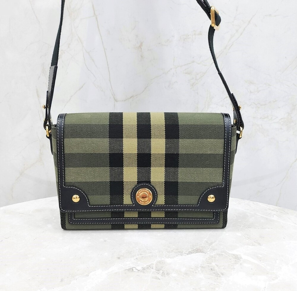 [럭스유] 버버리 그린 체크 노트 크로스백 8043107