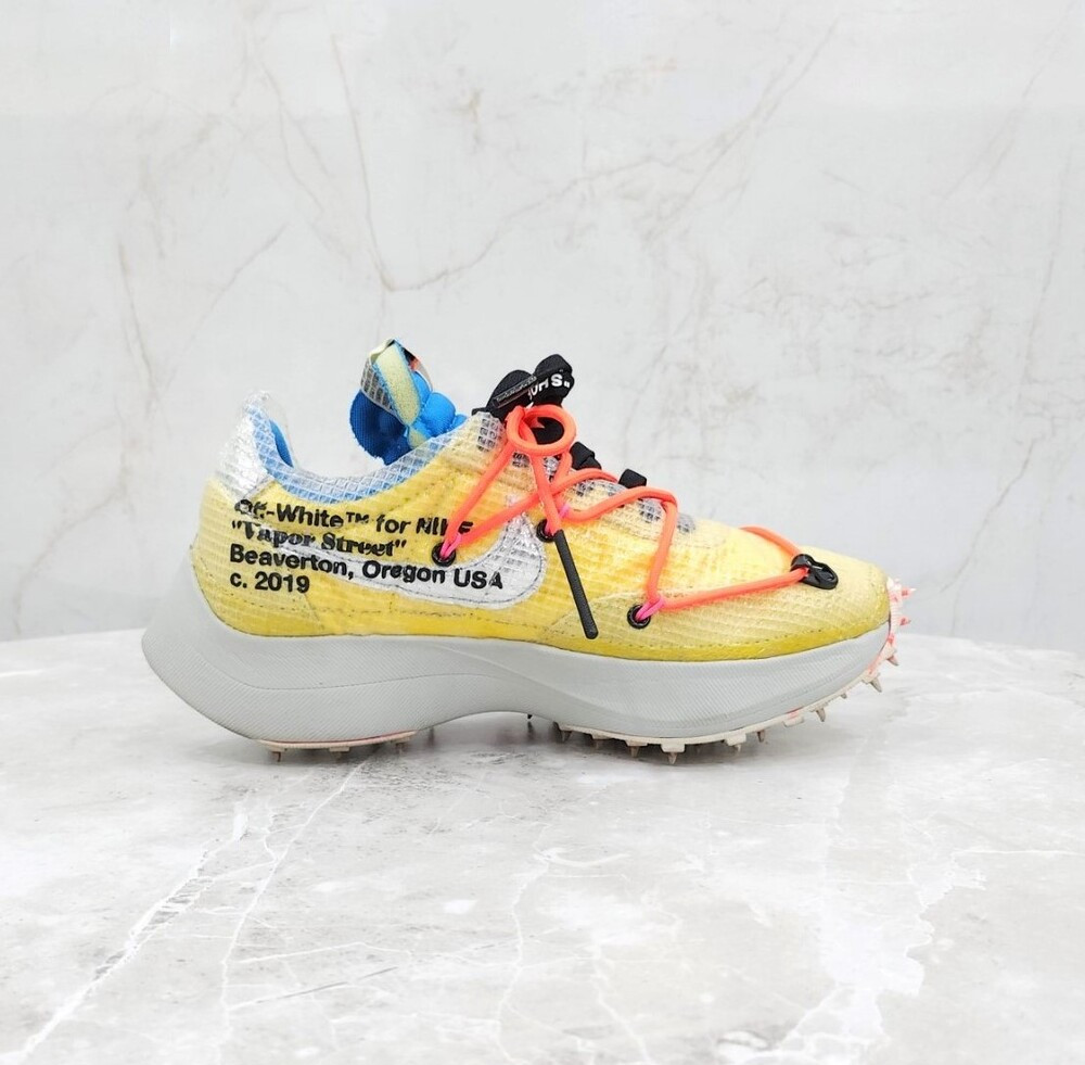 [럭스유] 235 / 오프화이트 X 나이키 베이퍼 스트릿 옐로우