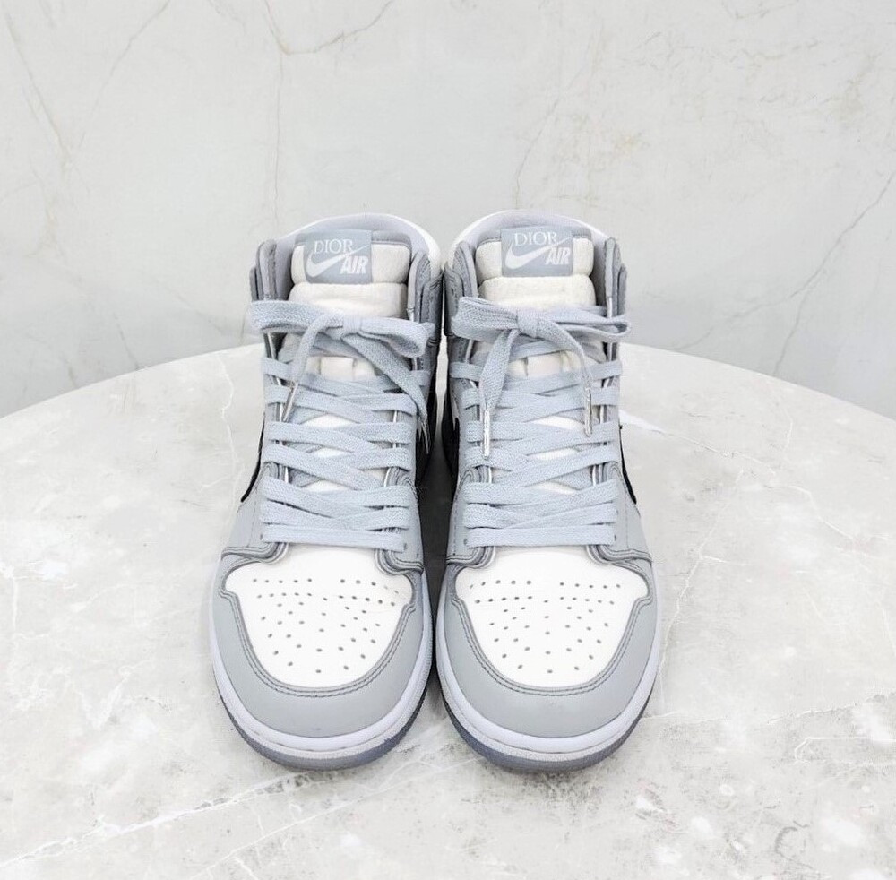 [럭스유] 265 / 디올 X 나이키 에어조던1 하이 OG