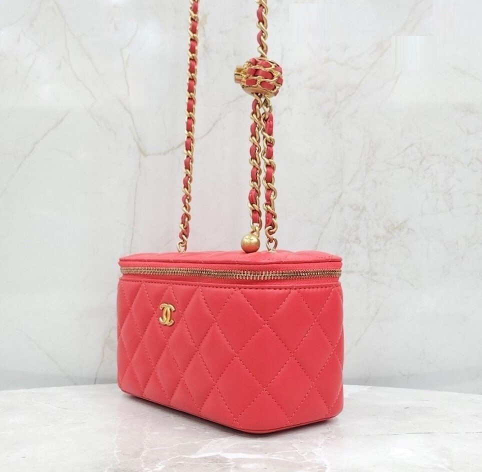 [럭스유] (새상품) 샤넬 직사각 코스메틱 베니티 백 골든볼 32번대