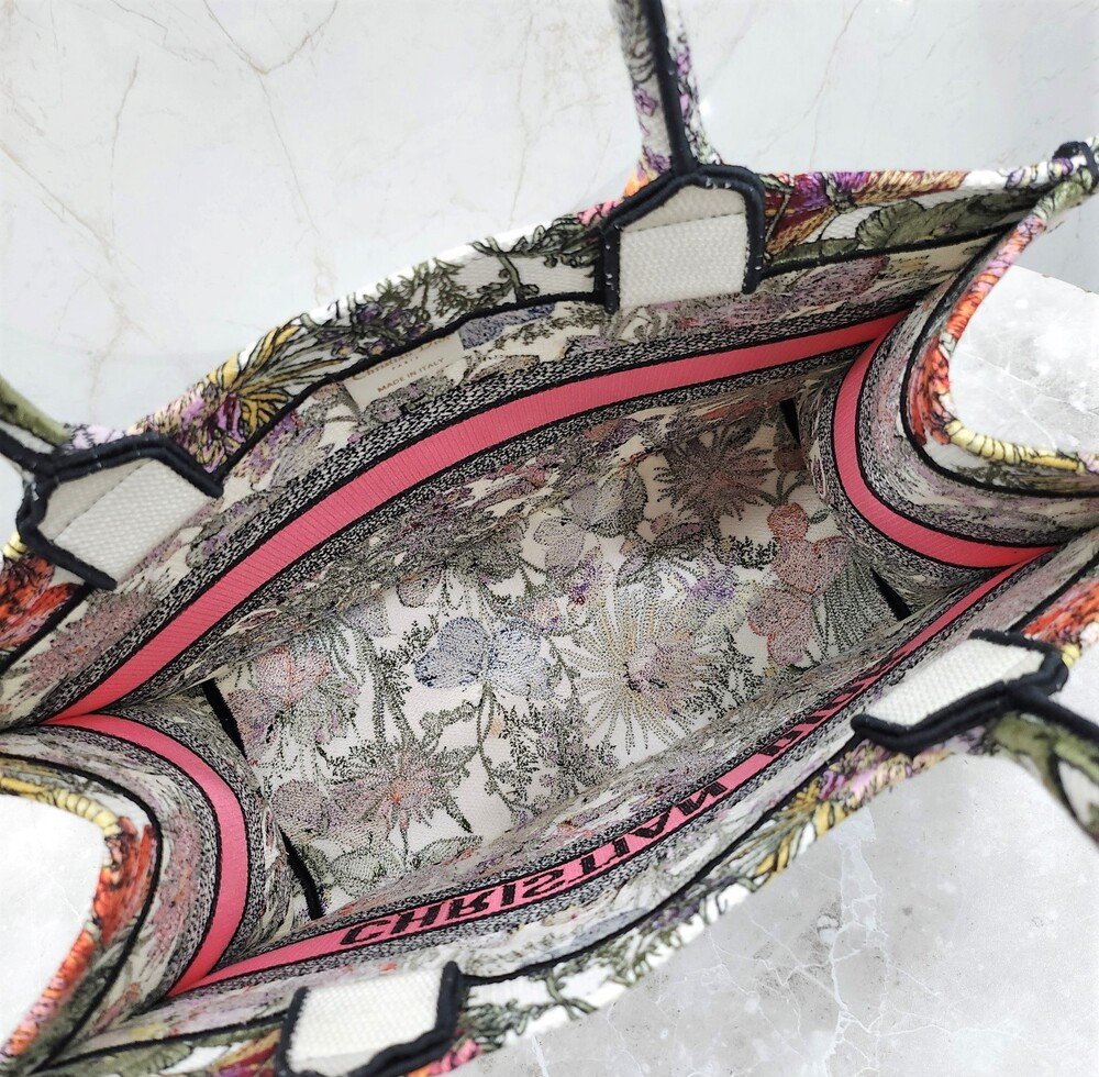 [럭스유] 디올 멀티컬러 플라워 북토트 미디엄 백
