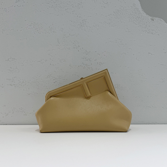 펜디 퍼스트 금장 스몰 숄더백 8BP129