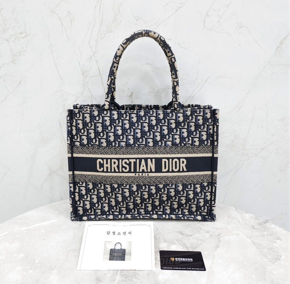 [럭스유] 디올 오블리크 북토트 미디엄 백 에크루 블루 M1296ZRIW