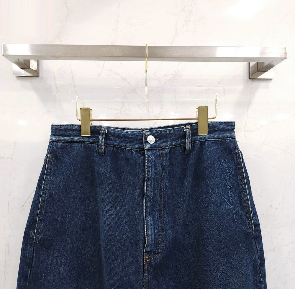 [럭스유] 31 / 발렌시아가 허리탭 로고 오버핏 진청 데님 팬츠 626128