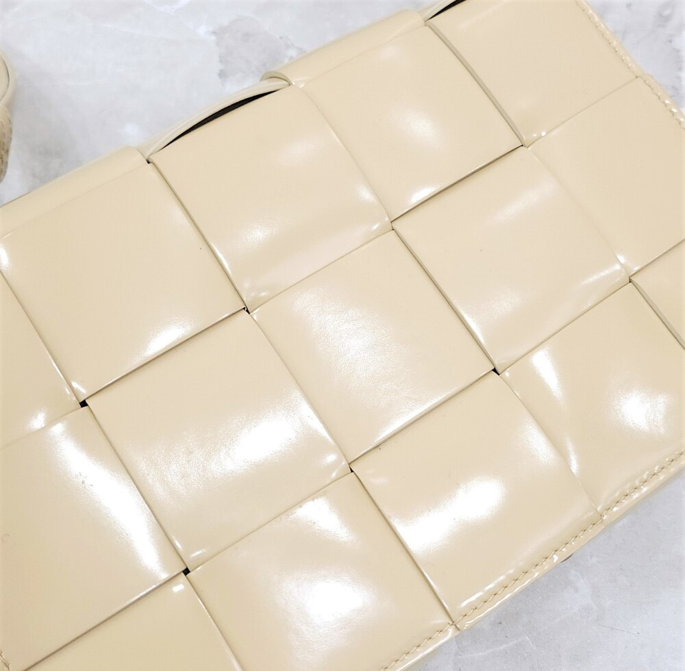 [럭스유] 보테가베네타 카세트 인트레치아토 크로스백 578004