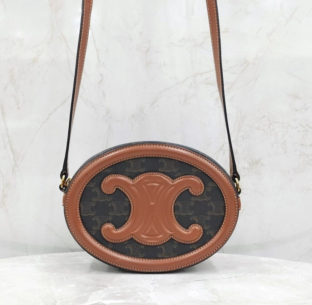 [럭스유] 셀린느 퀴르 트리오페 오벌 펄스 숄더백 라지 198602EIN