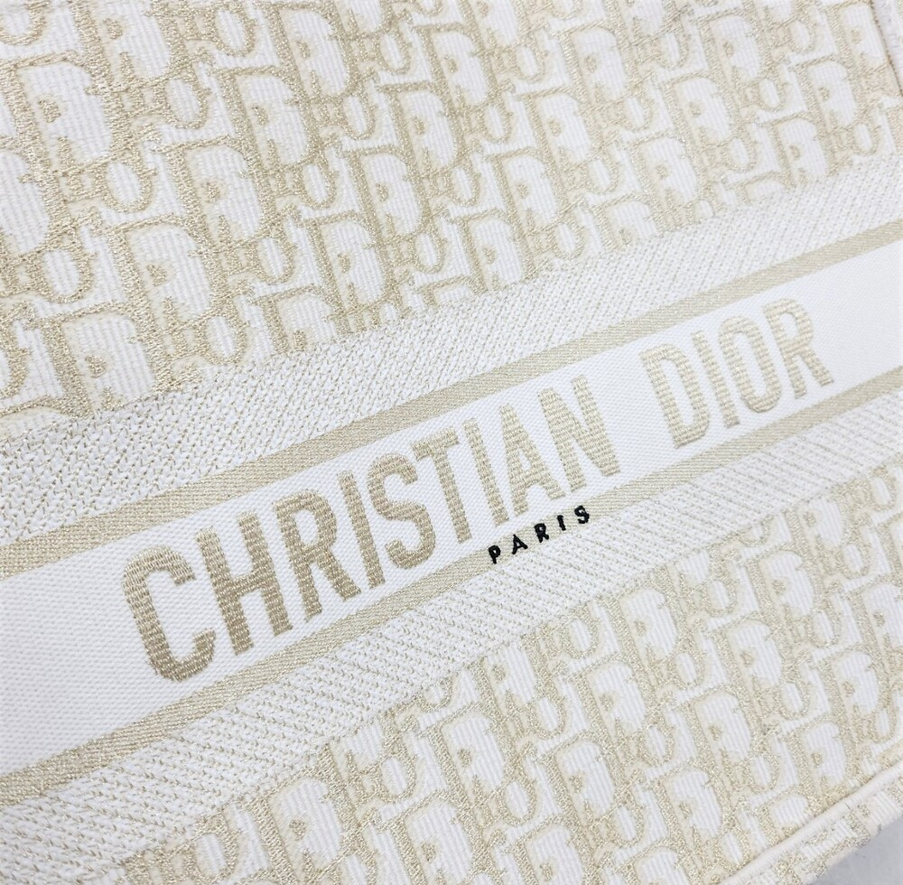 [럭스유] 디올 오블리크 북토트 미디엄 백 화이트 골드 M1296ZTQR_M981