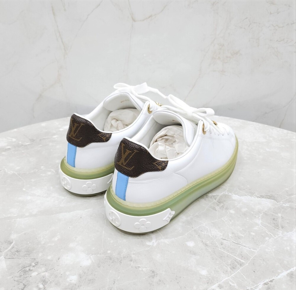 [럭스유] 36 / 루이비통 LV 클리어솔 타임아웃 스니커즈 1A8NG7