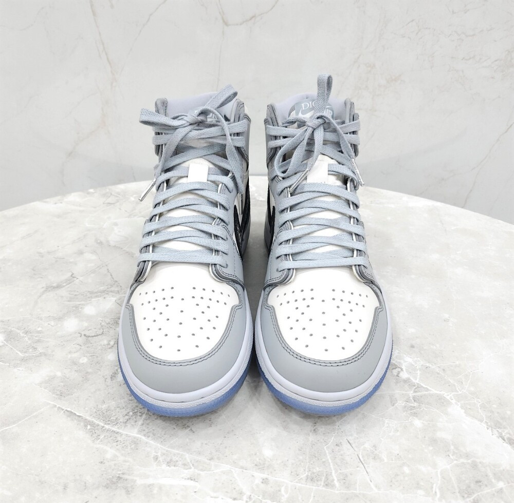 [럭스유] 42 / 디올 X 나이키 에어조던1 하이 OG 스니커즈