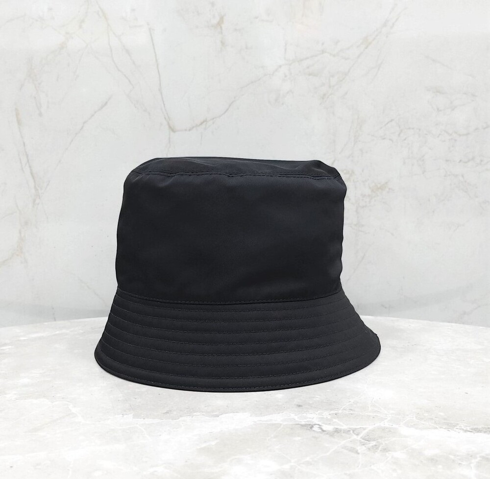 [럭스유] 프라다 삼각로고 나일론 버킷햇 M 1HC137