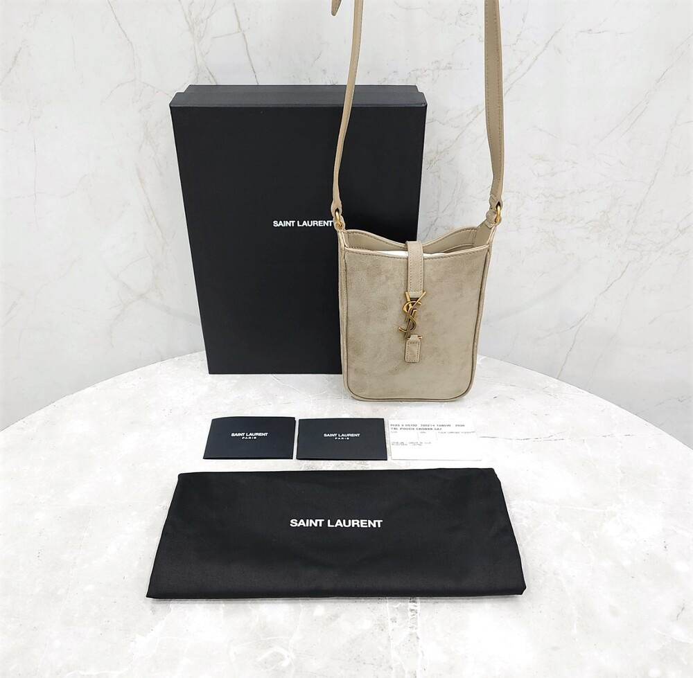 [럭스유] 생로랑 Le5A7 버티컬 스웨이드 파우치 크로스백 735214