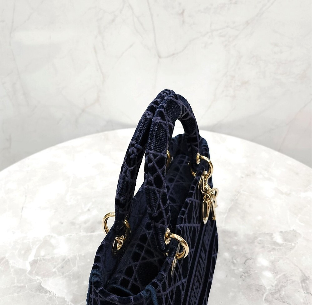 [럭스유] 디올 레이디 디라이트 백 미디움 블루 까나쥬 벨벳