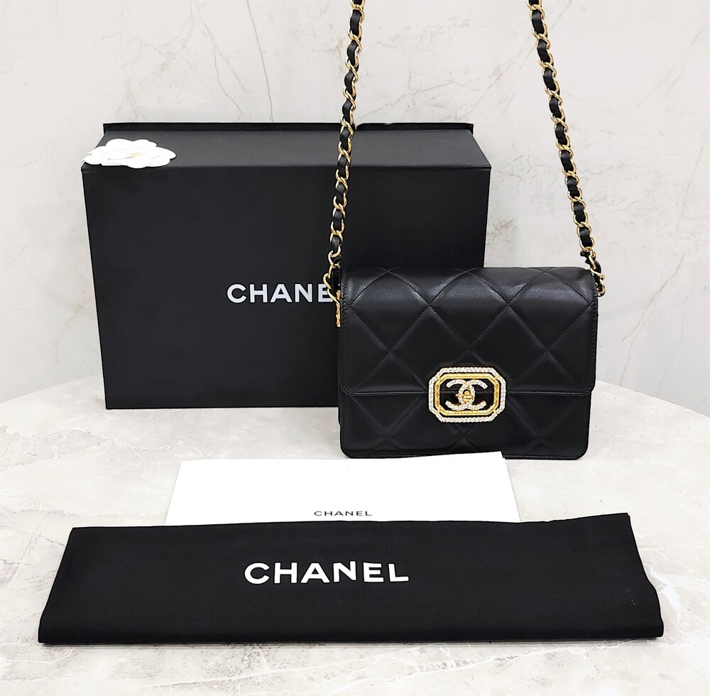 [럭스유] (새상품) 샤넬 미니 플랩백 카프스킨 스트라스 골드메탈 내장칩