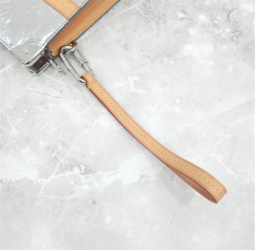 [럭스유] 루이비통 실버 모노그램 스트랩 트렁크 포쉐트 클러치백