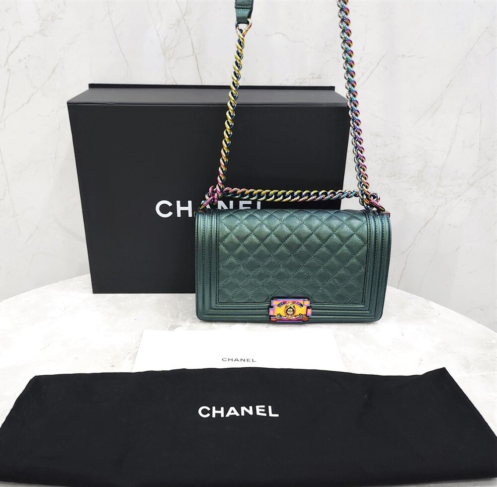 [럭스유] 샤넬 레인보우 보이백 미디움 플랩백 21번대 A67086