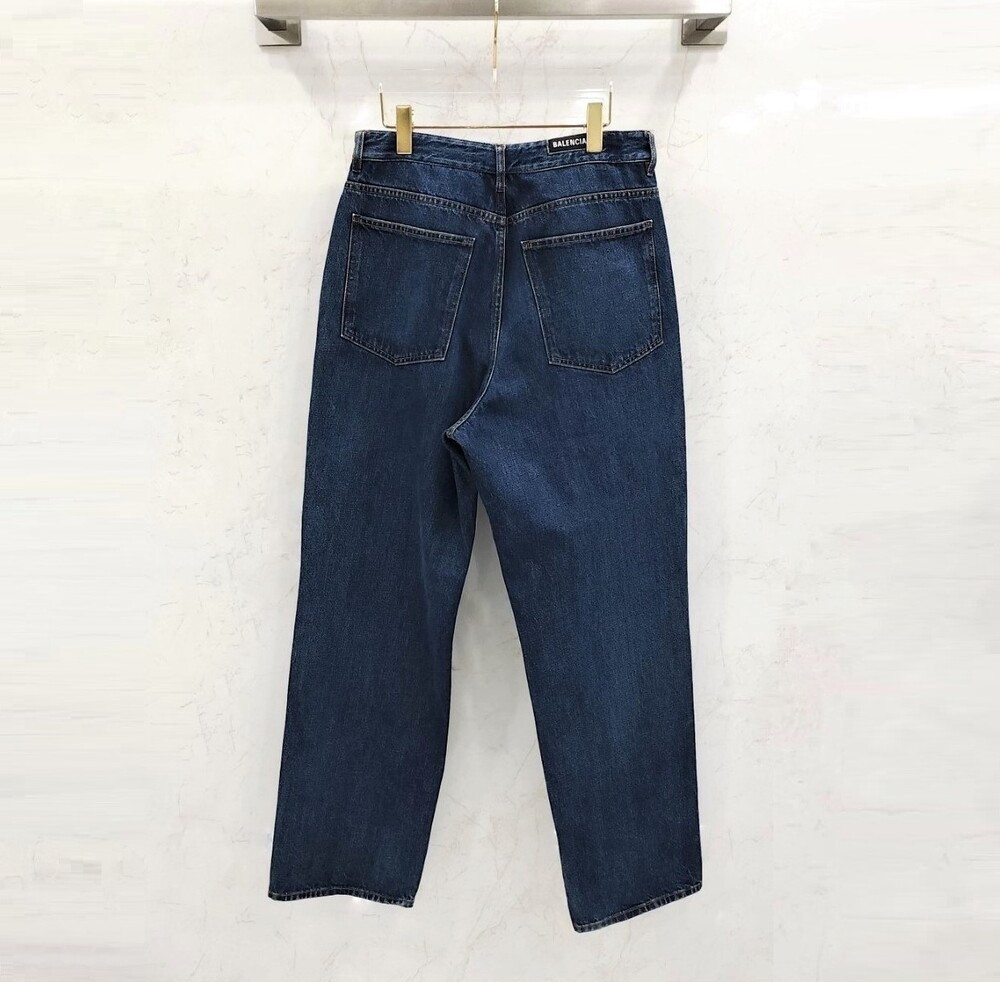 [럭스유] 31 / 발렌시아가 허리탭 로고 오버핏 진청 데님 팬츠 626128