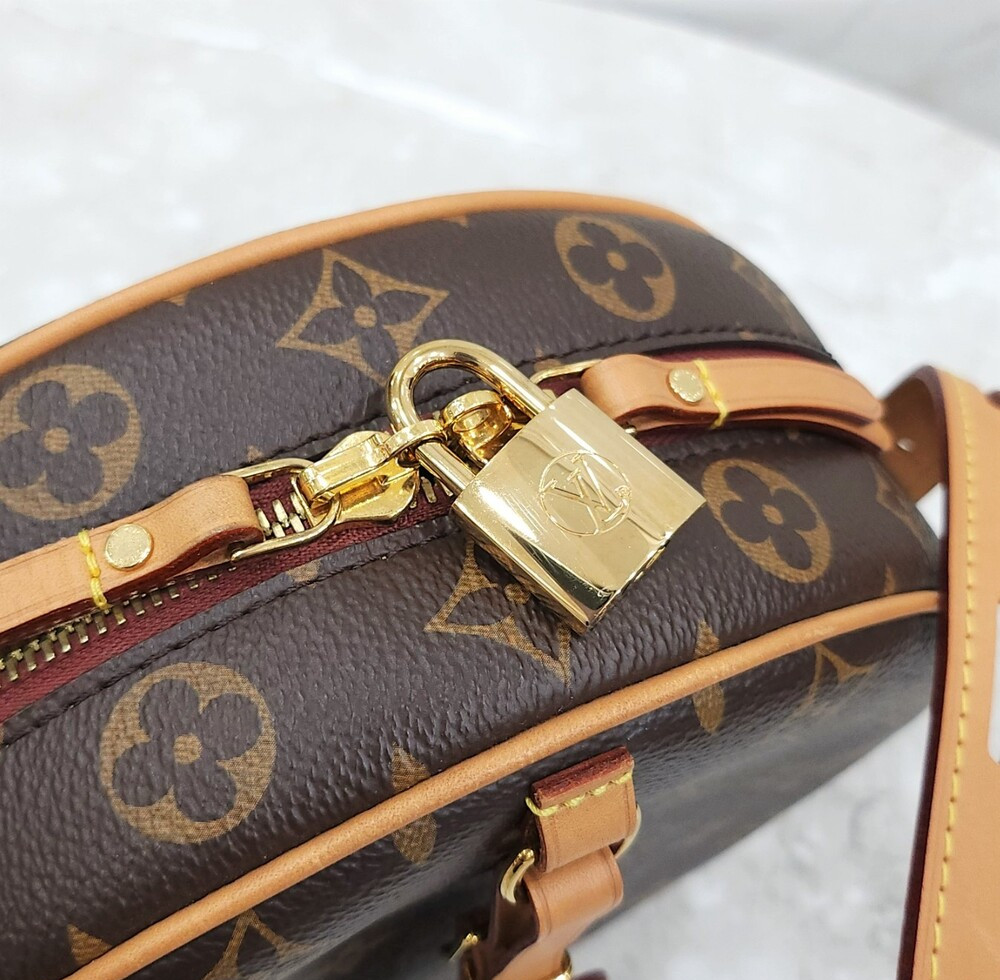 [럭스유] 루이비통 부아뜨 샤포 수플 모노그램 크로스백 MM M45647