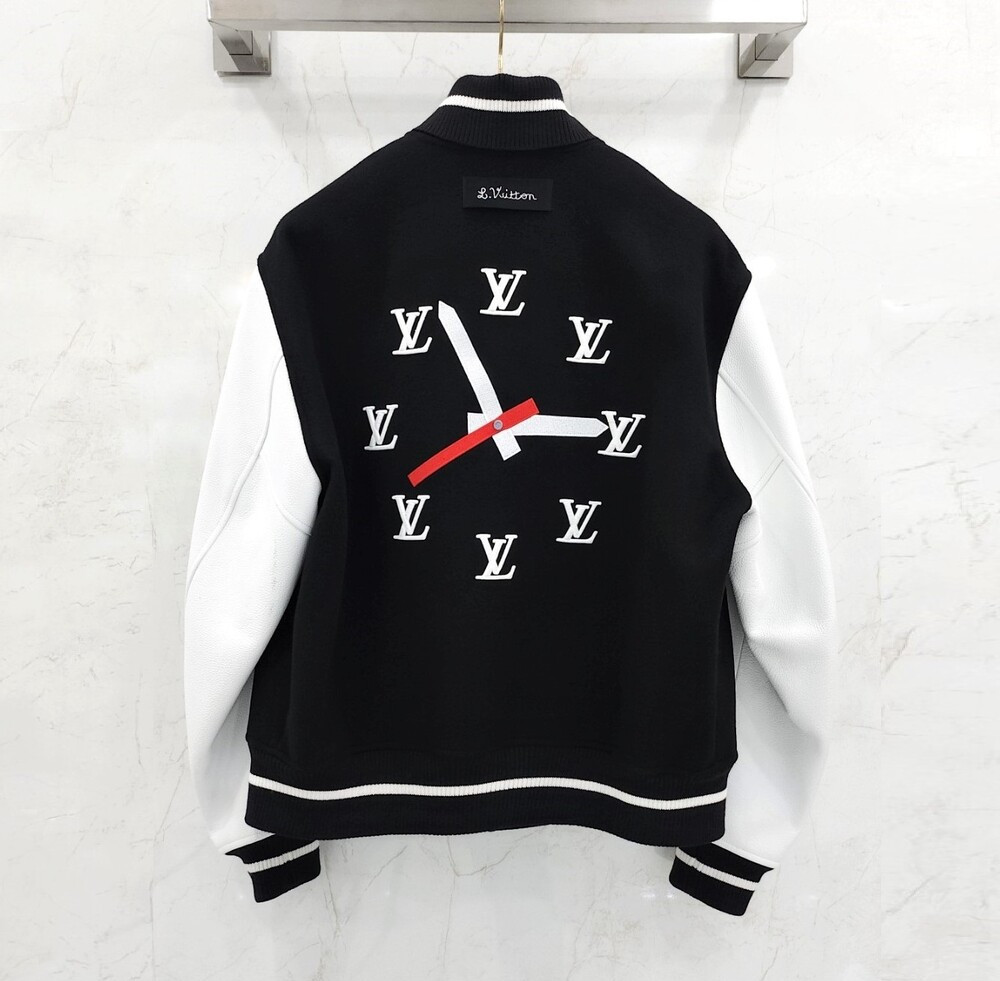 [럭스유] 54 / 루이비통 LV 클락 자수 프렌즈 레더 바시티 자켓