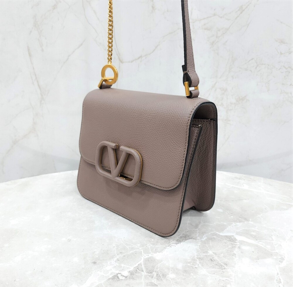 [럭스유] 발렌티노 가라바니 브이 슬링 클레이 크로스백