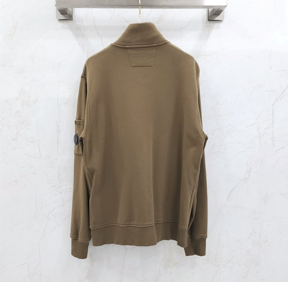 [럭스유] (새상품) L / CP컴퍼니 로고 패치 집업 자켓