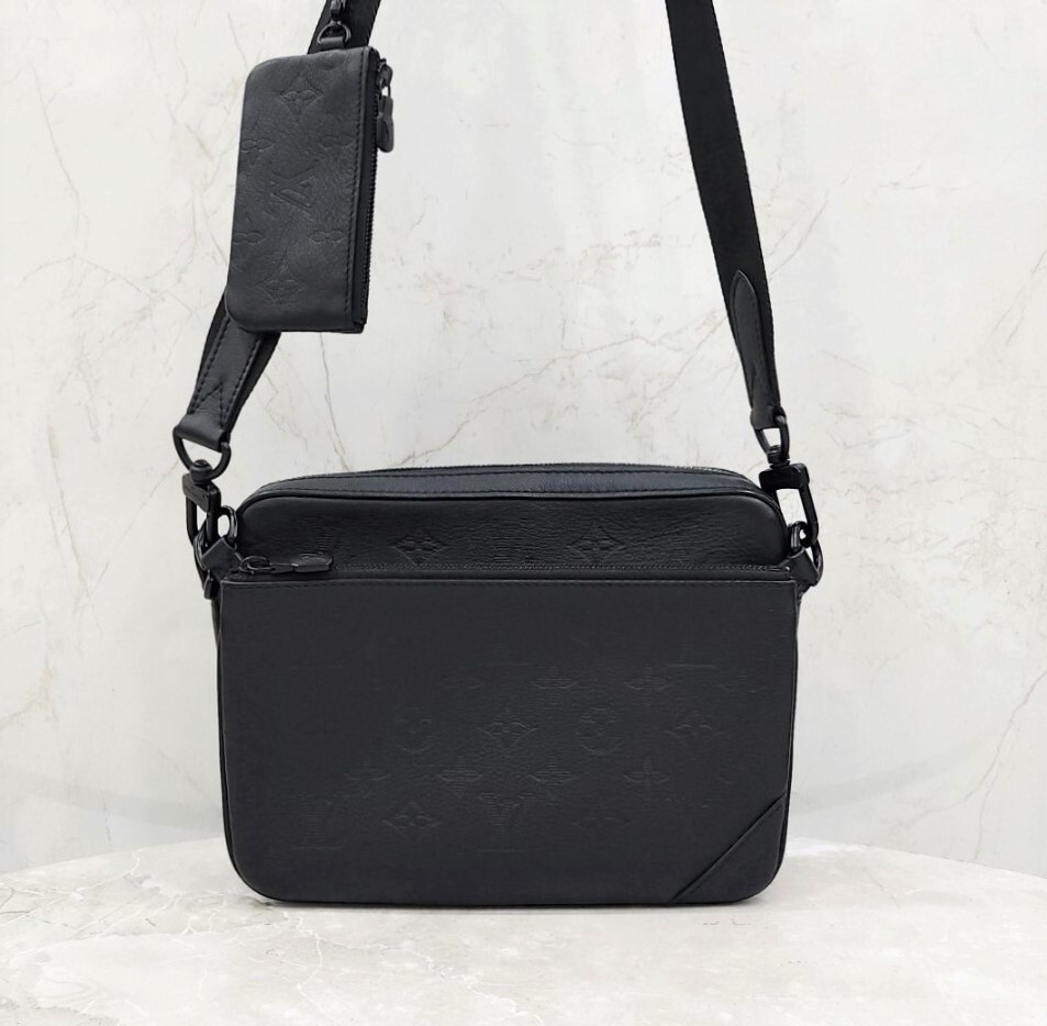 [럭스유] 루이비통 쉐도우 모노그램 트리오 메신저백 M46602