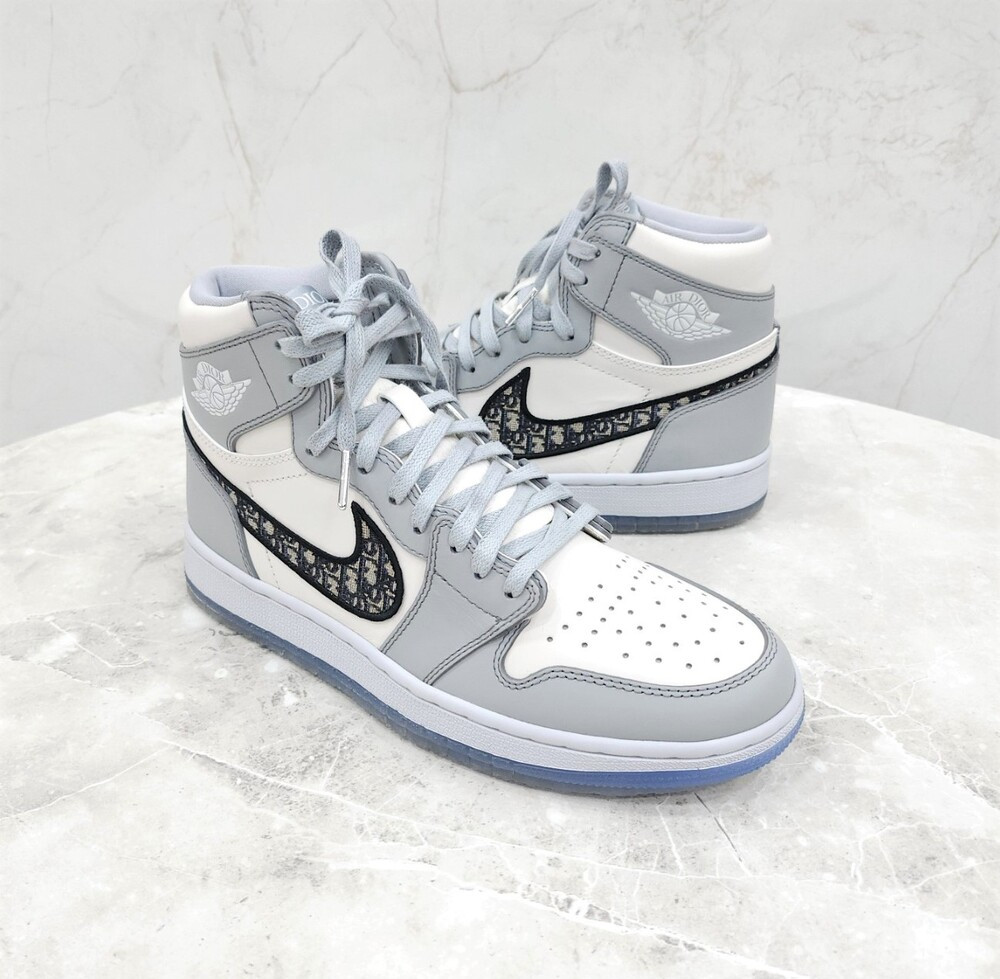 [럭스유] 42 / 디올 X 나이키 에어조던1 하이 OG 스니커즈