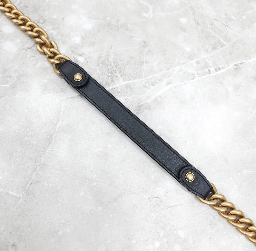 [럭스유] 샤넬 탑핸들 보이백 미디움 금장 체인 숄더백 26번대 A94804