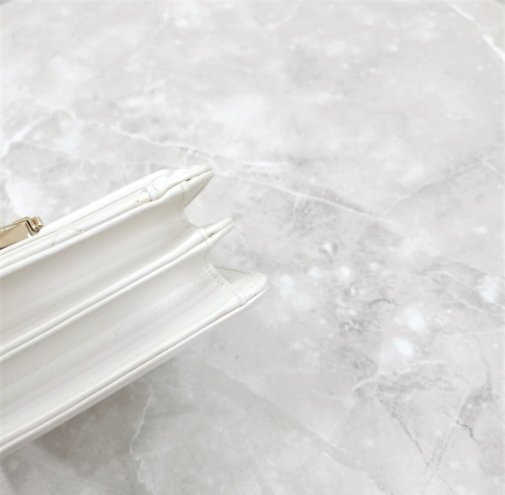 [럭스유] 샤넬 화이트 보이 샤넬 플랩백 금장 27번대 AS0130