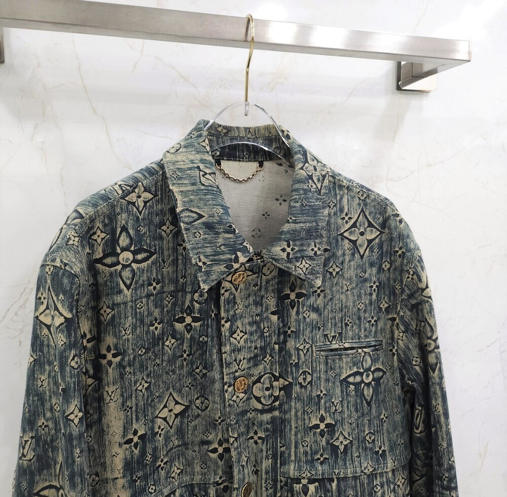[럭스유] 46 / 루이비통 테일러드 모노그램 데님 집업 자켓 1AATFV