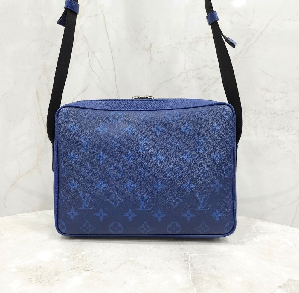 [럭스유] 루이비통 모노그램 아웃도어 메신저 크로스백 M30242