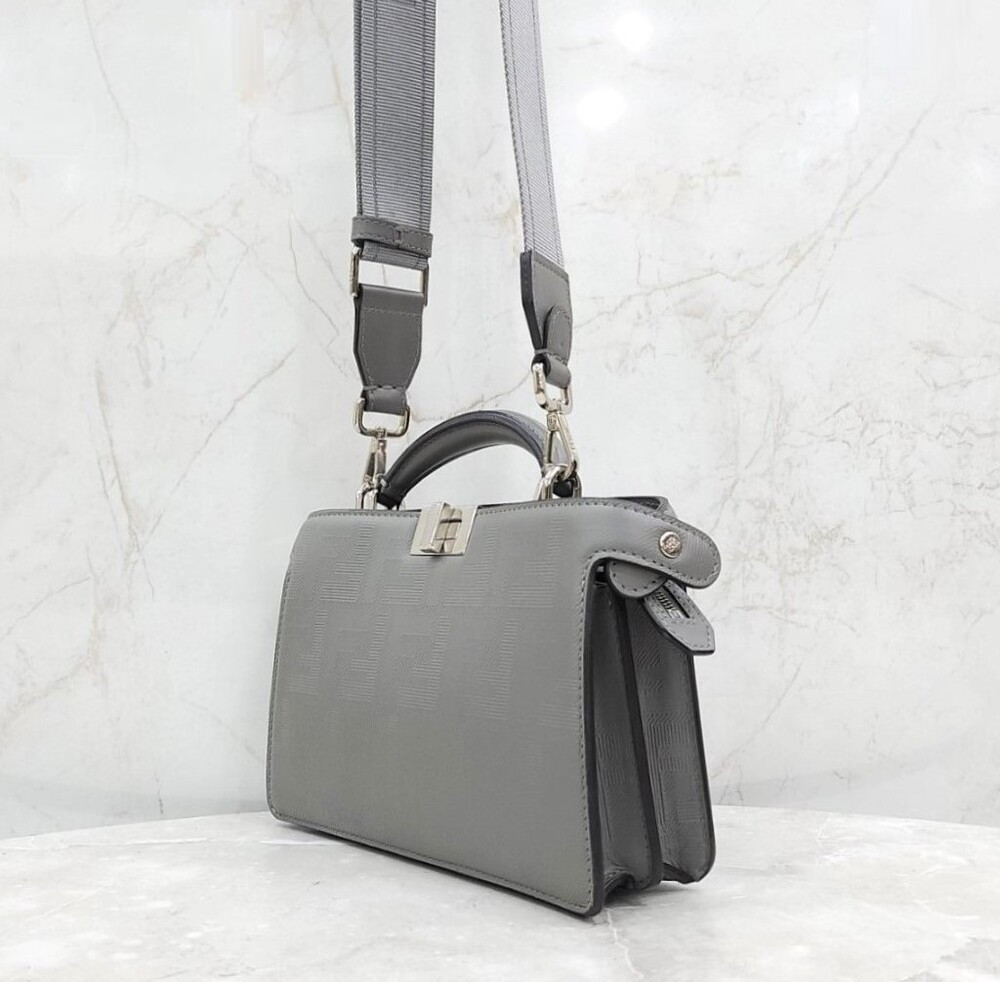 [럭스유] 펜디 아이씨유 X-Cross 피카부 토트 숄더백 7VZ582